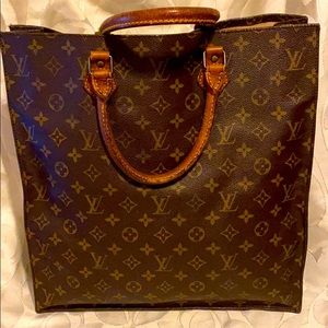 Louis Vuitton Gm Tote